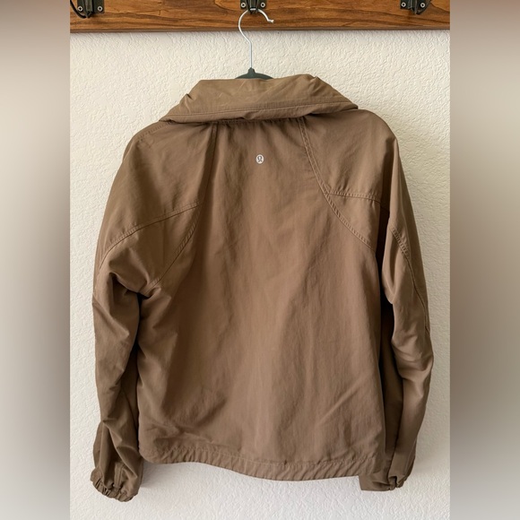 lululemon Always Effortless Jacket in Khaki Brown - Picture 4 of 6